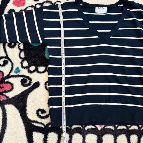 📦 3-Pack: Old Navy V-Neck Sweaters - Navy Stripe, Cream, Black - Size S - Picture 15 of 15